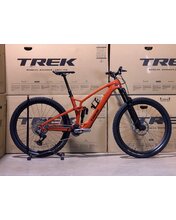 Testovaný elektrobicykel Trek Fuel EXe 9.8 GX AXS T-Type Lava 2024 T2 L