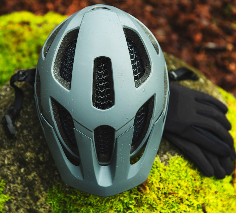 Prilba Bontrager Solstice white