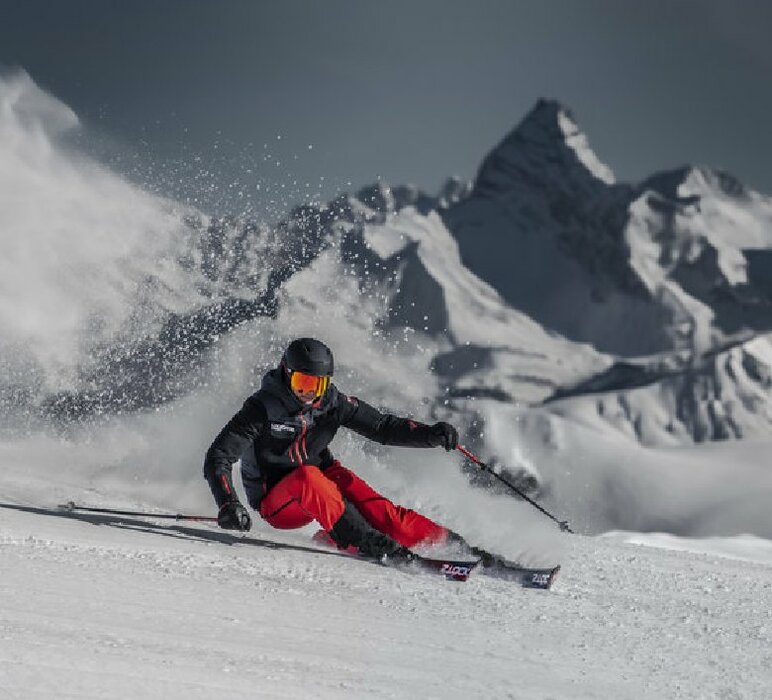 Lyže Stöckli Laser CX D20 + Salomon MC12 Black/Matt/Shine 21/22