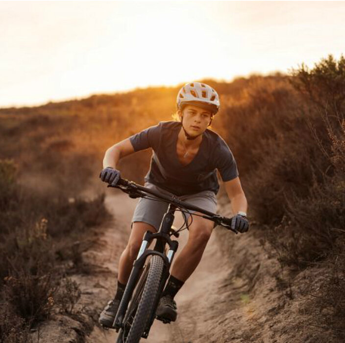 Bicykel Trek Marlin 6 Hex Blue to Deepdark Blue 2023