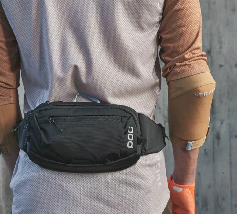 Ľadvinka Camelbak Podium Flow 4 Black