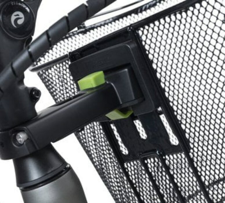 Zadný košík na bicykel Basil Cento S Čierna