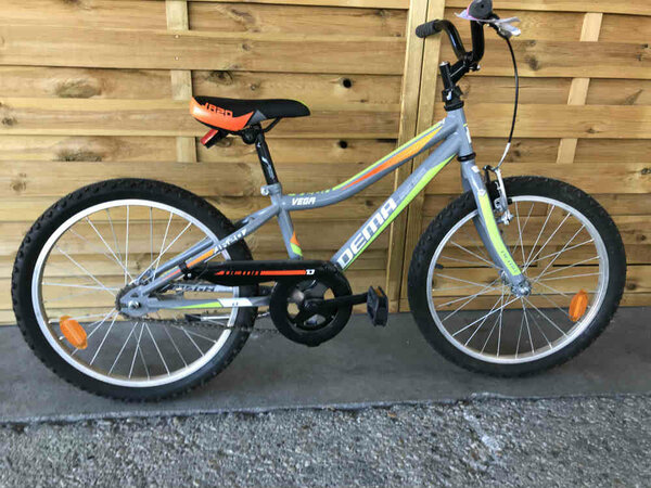 Bazárový detský bicykel Dema Vega