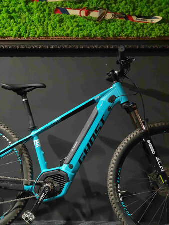 Testovaný E-Bike Ghost Teru Power Tube B5.9 ELECTRIC BLUE/JET BLACK/STAR WHITE 2020