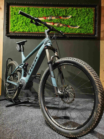 Testovaný E-Bike Trek Powerfly fs 4 G2 EU Black 2020