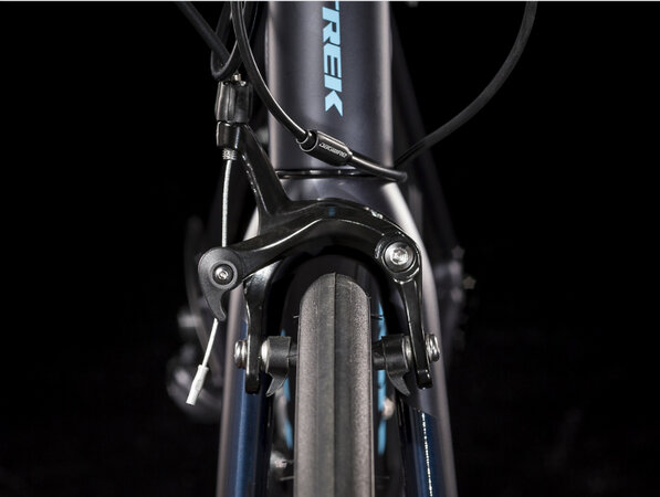 Bicykel Trek Dámský model Domane AL 2/ Matte Deep Dark Blue 2020