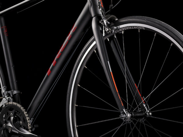 Bicykel Trek Domane AL 2/ Matte Trek Black