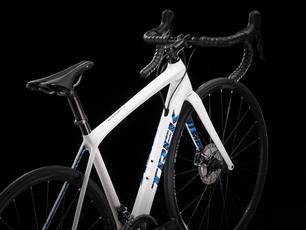 Bicykel Trek Émonda SL 6 Disc Voodoo Trek White 2020