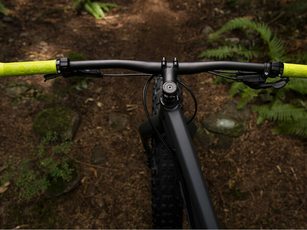 Bicykel Trek Farley 5 Matte Solid Charcoal 2020