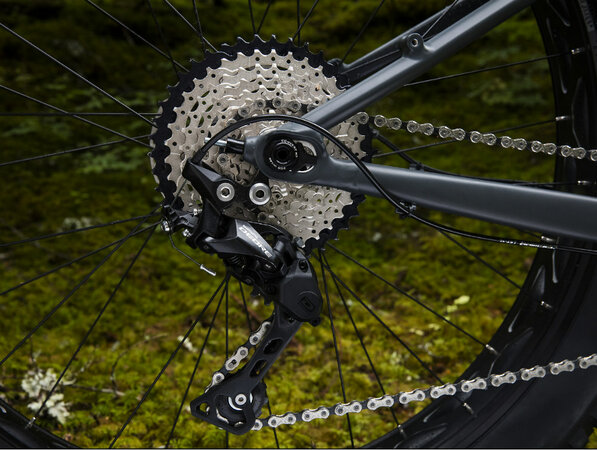 Bicykel Trek Farley 5 Matte Solid Charcoal 2020