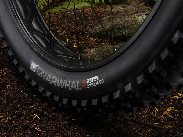 Bicykel Trek Farley 5 Matte Solid Charcoal 2020