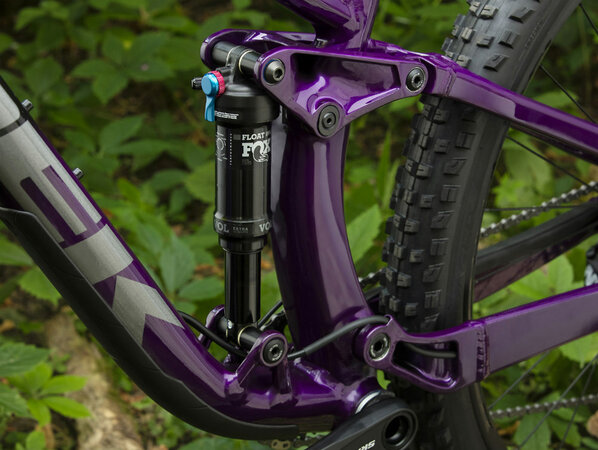 Bicykel Trek Fuel EX 7 Trek Black Purple Lotus 2020