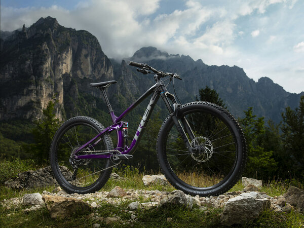 Bicykel Trek Fuel EX 8 Trek Black Purple Lotus 2020