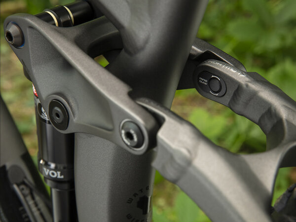 Bicykel Trek Fuel EX 8 XT Matte Dnister Gloss Trek Black 2020