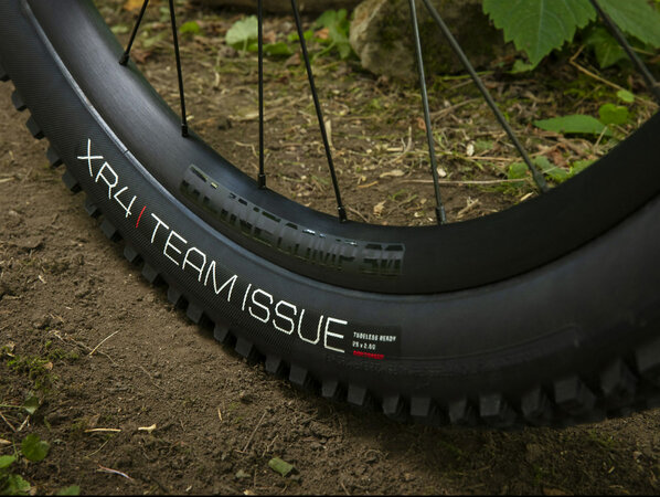 Bicykel Trek Fuel EX 8 XT Matte Dnister Gloss Trek Black 2020