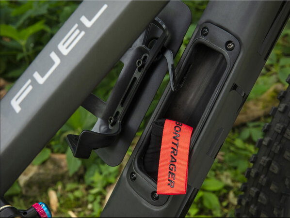 Bicykel Trek Fuel EX 9.7 Matte Raw Carbon Gloss Trek Black 2020