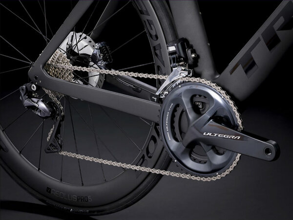 Bicykel Trek Madone SL 7 Disc Matte Black/Gloss Alpine Blue 2020