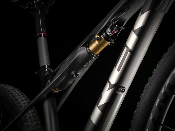 Bicykel Trek Supercaliber 9.9 Matte Carbon/Gloss Black 2020