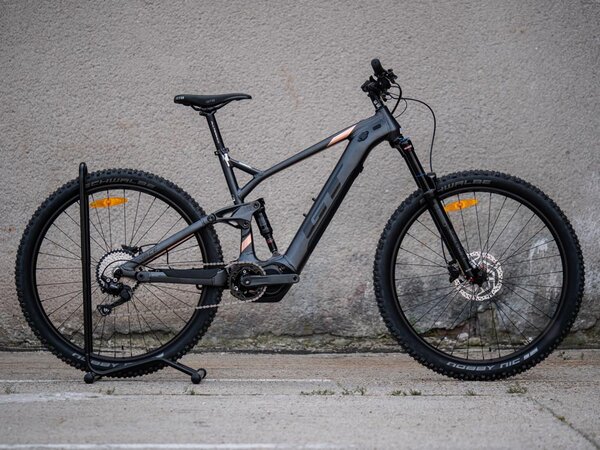 Elektrobicykel GT E-Force Current Gun 2020