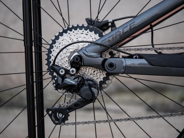 Elektrobicykel GT E-Force Current Gun 2020