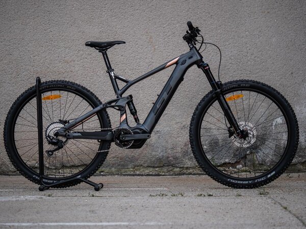 Elektrobicykel GT E-Force Current Gun 2020