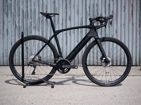 Elektrobicykel Trek Domane+ LT 7 Dnister Black 2021