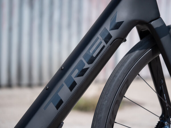 Elektrobicykel Trek Domane+ LT 7 Dnister Black 2021