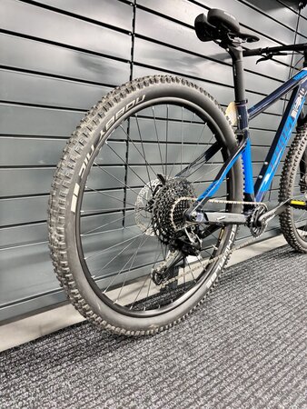 Testovaný bicykel Ghost Nirvana Universal 29 Navy Blue/Dirty Blue 2022