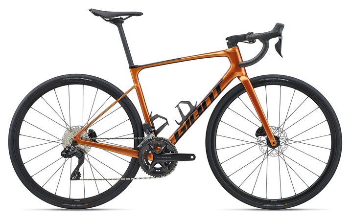 Bicykel Giant Defy Advanced 1 Solar Flare 2025