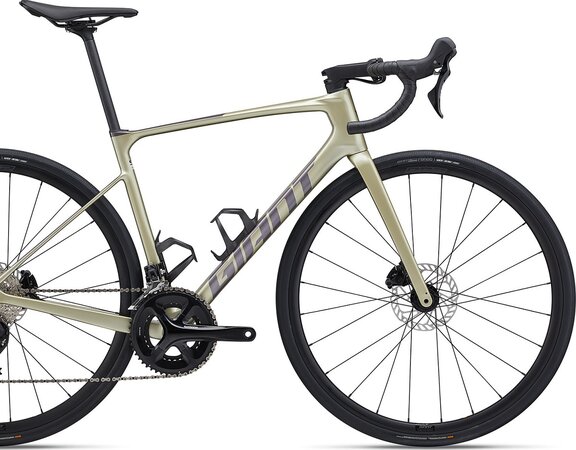 Bicykel Giant Defy Advanced 2 Bay Leaf 2024 Bicykel Giant Defy Advanced 2 Bay Leaf 2024