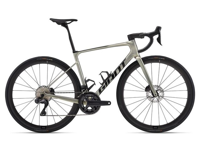 Bicykel Giant Defy Advanced SL 1 Golden Haze/Panther 2024