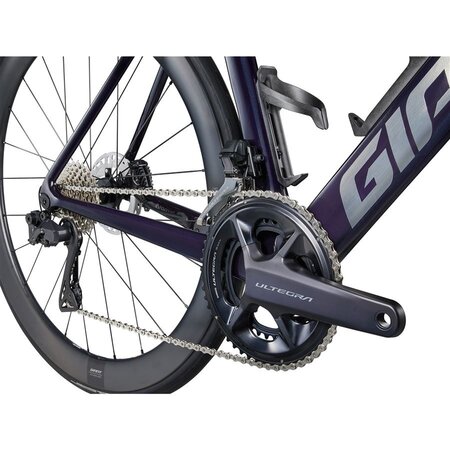 Bicykel Giant Propel Advanced Pro 0-Di2 Black Currant 2024