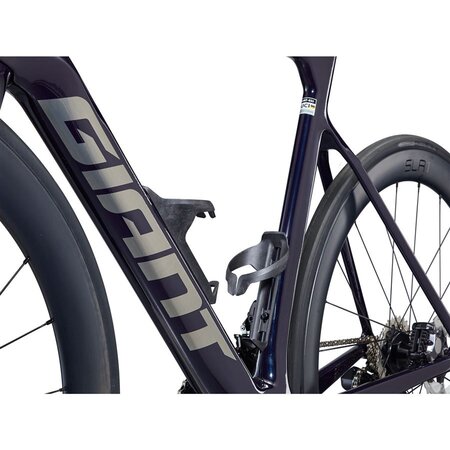 Bicykel Giant Propel Advanced Pro 0-Di2 Black Currant 2024