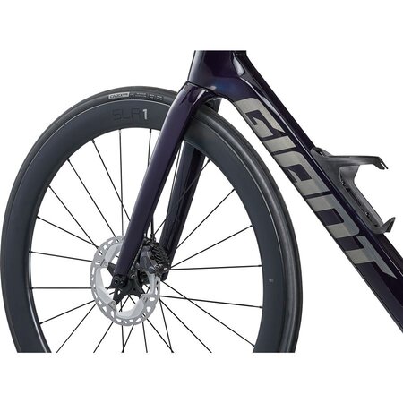 Bicykel Giant Propel Advanced Pro 0-Di2 Black Currant 2024
