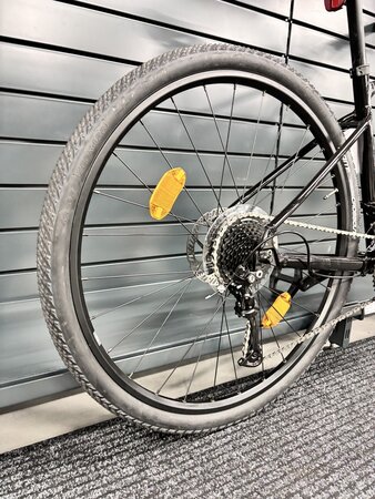 Testovaný bicykel Giant Roam 2 Disc Black 2023