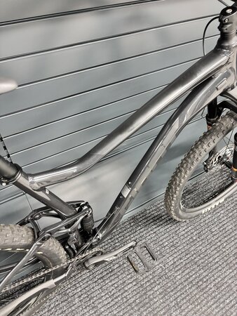 Testovaný bicykel Giant Stance 2 Knight Shield 2023