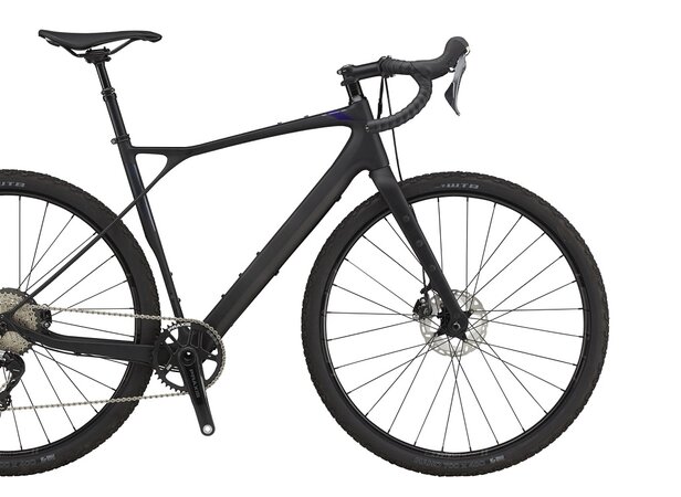 Testovaný bicykel GT Grade Carbon Pro Black 2022