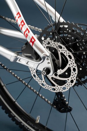 Bicykel Kellys Naga Air 90 DSC Chrome Grey 2026