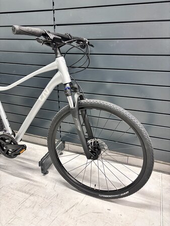 Testovaný bicykel Liv Rove 3 DD Silver 2024