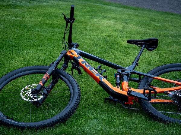 Bicykel Trek Fuel EX 9.7 Factory Orange/Lithium Grey 2021