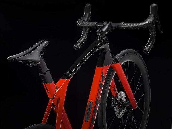 Bicykel Trek Madone SL 6 Radioactive Red/Trek Black 2021