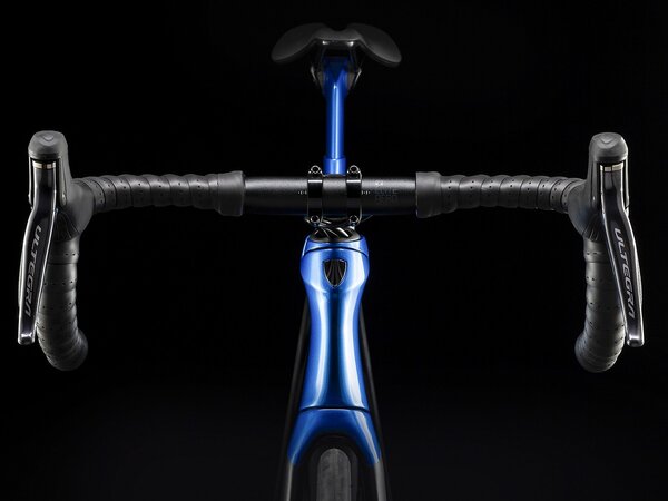 Bicykel Trek Madone SL 7 Matte Black/Gloss Alpine Blue 2021