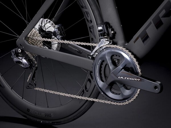 Bicykel Trek Madone SL 7 Matte Black/Gloss Alpine Blue 2021