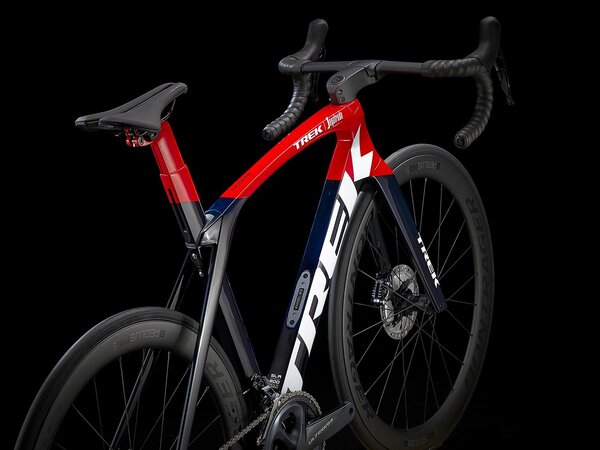 Bicykel Trek Madone SLR 6 Disc Navy Carbon Smoke/Viper Red 2021