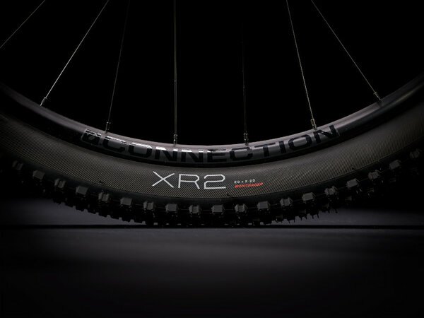 Bicykel Trek Marlin 5 Factory Orange/Lithium Grey 2021