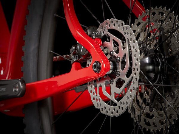 Bicykel Trek Procaliber 9.5 Marigold to Radioactive Red Fade 2021