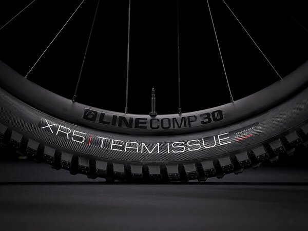 Bicykel Trek Slash 8 Teal to Nautical Navy Fade 2021