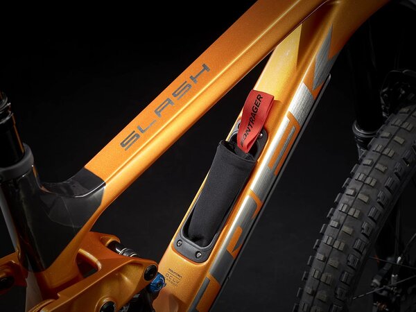 Bicykel Trek Slash 9.7 Factory Orange/Carbon Smoke 2021