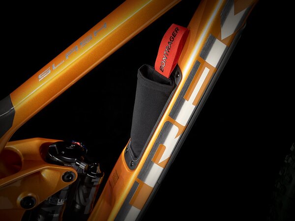 Bicykel Trek Slash 9.8 GX Factory Orange/Carbon Smoke 2021