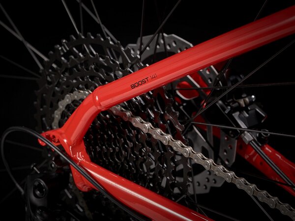 Bicykel Trek X-Caliber 8 Radioactive Red/Trek Black 2021